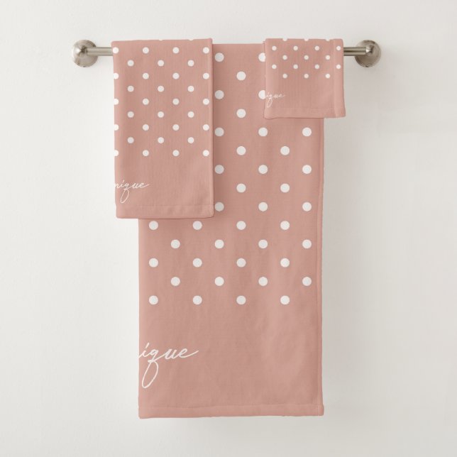Boho Simple Modern Girly Polka Dot Neutral Pink Badhandtuch Set (Insitu)