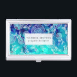 Boho Sommerträume Federn blaue Wasserfarbe Visitenkarten Dose<br><div class="desc">Moderne bohelle,  weiße Spitzen-Traumfedern Federn Muster auf blau türkisfarben ombre handgemalt Aquarell</div>
