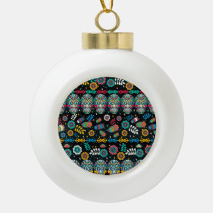Boho-Stammes-Schädel: farbenfrohes Muster. Keramik Kugel-Ornament