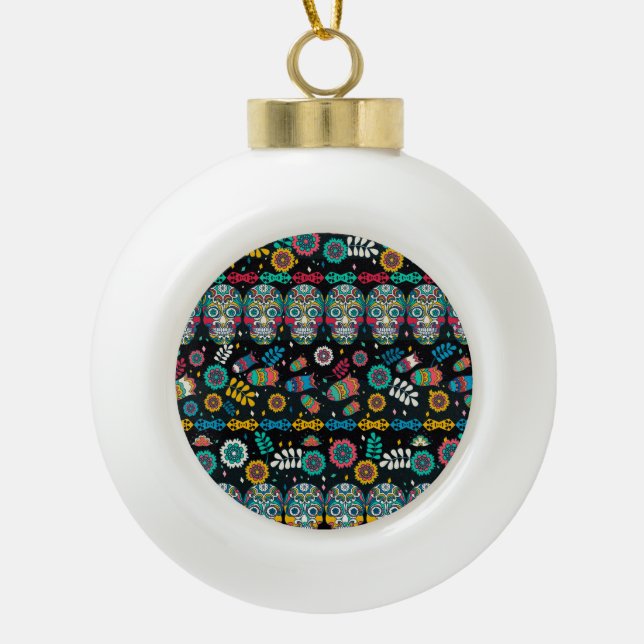 Boho Stammesschädel: buntes Muster. Keramik Kugel-Ornament (Vorderseite)