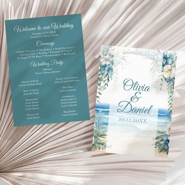 Boho-Strand Blaues Blumenbogen-Hochzeitsprogramm Programm (Boho Beach Blue Floral Arch Wedding Program on a sunny neutral dry palm leaf.)