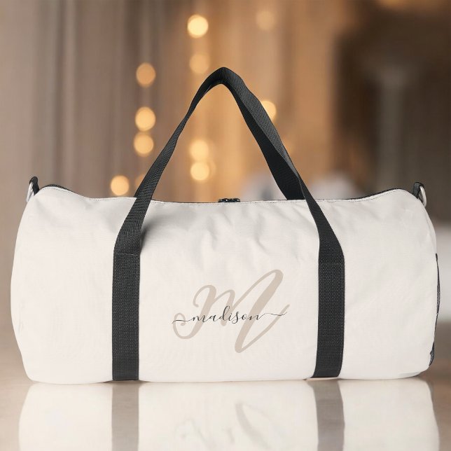 Boho Stylish Script Beige Monogram und Name Duffle Bag (Personalize with your name and monogram initial.)