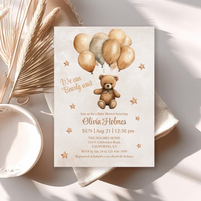 Boho Teddy Bear mit Balloons Dusche Einladung (Boho Teddy Bear with Balloons Shower Invitation on white table with neutral boho decor.)