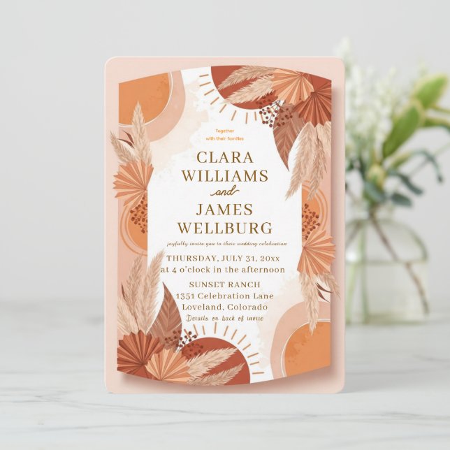 Boho Terracotta Hochzeitsvorlage Einladung (Stehend Vorderseite)