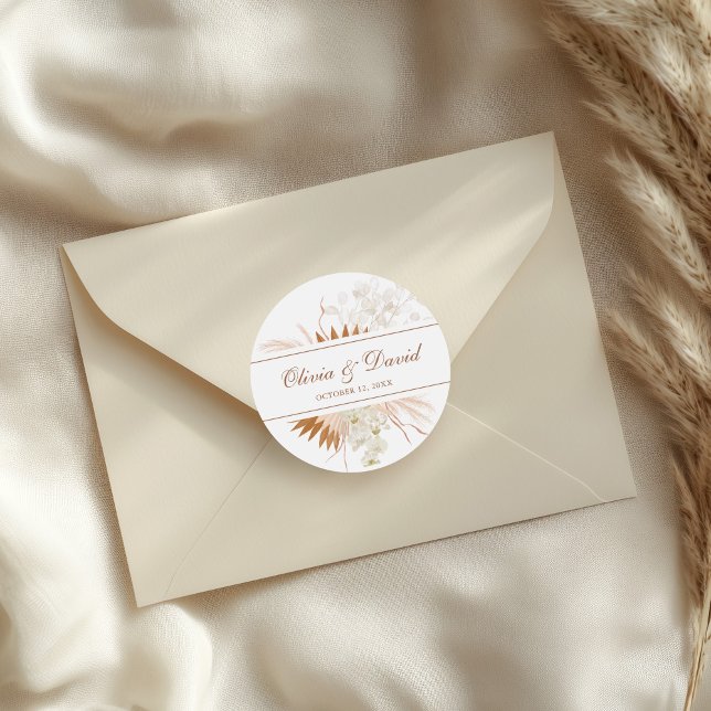 Boho Terracotta Pampas Grass Orchid Wedding Runder Aufkleber (Boho Terracotta Pampas Grass Orchid Wedding Classic Round Sticker on a wedding envelope.)