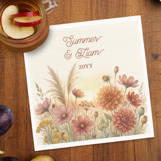 Boho-Terrakotta-Herbst-Wildblumen-Probedinner Serviette (Bride and Groom napkins designed with fall meadow wildflowers by Darling & May)
