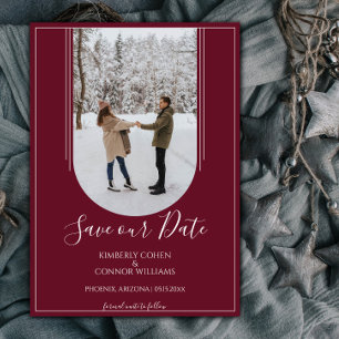 Boho-Tor Foto Save-the-Date   Weinrot Save The Date