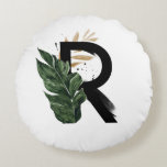 Boho Tropical Greenery Letter R Monogram Rundes Kissen<br><div class="desc">Maßgeschneidertes Rundkissen R,  bestehend aus tropischen Palmenblättern in Aquarellfarbe,  Imitaten,  Blattgold und schwarzen Aquarellpinselakzenten. Dieses Mousepad mit dem Buchstaben R Monogramm wird als Geschenk perfekt sein. Andere Briefe sind verfügbar.</div>