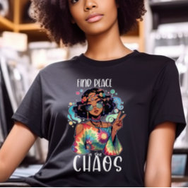 Boho Typografy T-Shirt - Friede finden im Chaos-