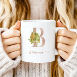 Boho Watercolor Tropical Monogram Letter "B" Kaffeetasse<br><div class="desc">Diese schicke boho Kaffee-Tasse verfügt über ein großes Buchstaben "B" Monogramm, das mit üppiger tropischer Vegetation dekoriert ist. Personalisieren Sie es mit ihrem Namen in Handschrift Skript, mit Schnörkeln am Anfang und Ende. Das Design erscheint auf beiden Seiten der Tasse. Macht ein perfektes Brautjunggeschenk! Andere Buchstaben des Alphabets sind in...</div>