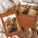Boho Wedding Vielen Dank Foto Minimalistisch Einladung<br><div class="desc">Feiern Sie Liebe und Dankbarkeit mit unseren Budget Wedding Dankeschön Cards, die Ihre minimalistische Hochzeitsfeier ergänzen. Diese Karten verfügen über ein personalisiertes Foto auf der Vorder- und Rückseite, das die gepflegten Momente Ihres besonderen Tages einfängt. Die elegante, handgeschriebene, kursive Schriftzeichen-Typografie verleiht eine Touch moderner Eleganz, die Ihren Empfängern einen bleibenden...</div>