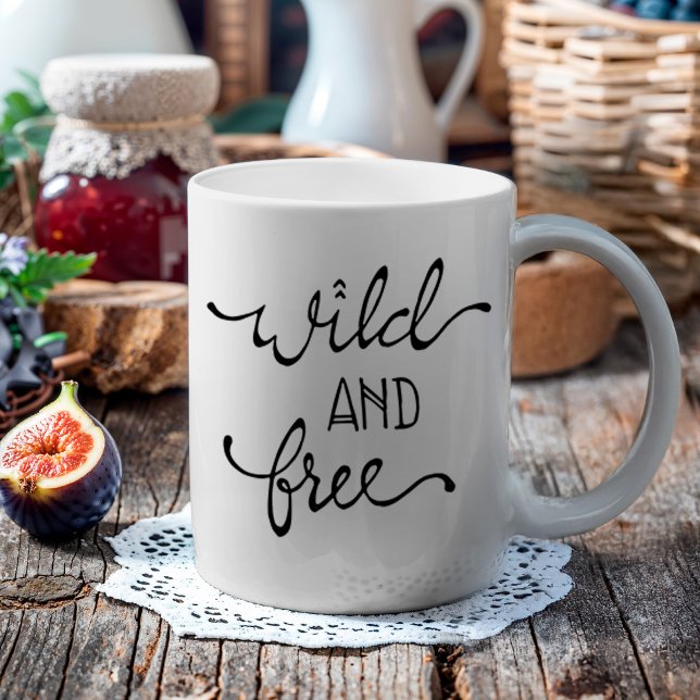 Boho Wild & Free Hand Lettering Kaffeetasse (For the free spirit or wild at heart person. This makes a great gift for a special someone)