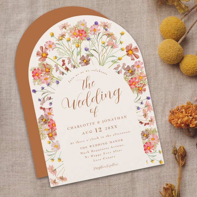 Boho Wildblume Arch Terracotta Hochzeit im Herbst Einladung (Boho wildflower arch terracotta burnt orange fall wedding invitation with elegant script)