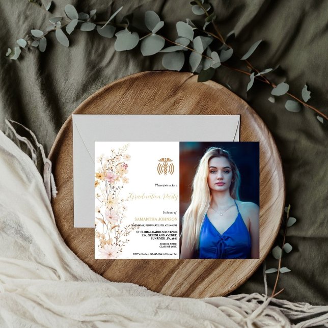 Boho Wildblume Grass Nurse Girl Graduation Party Einladung (Von Creator hochgeladen)