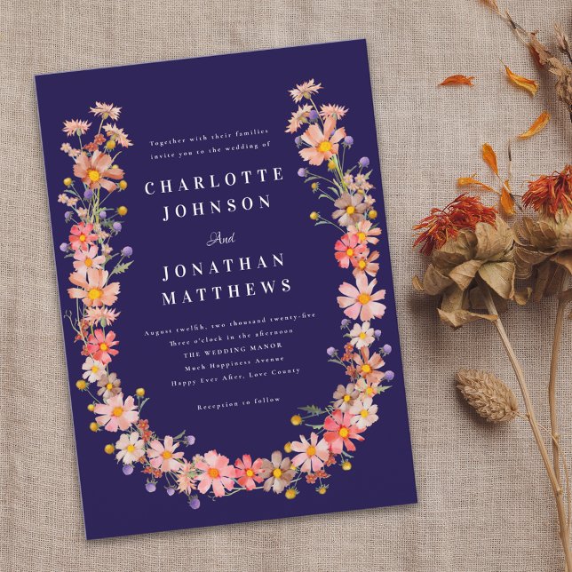 Boho Wildblume Hochzeit im Herbst Einladung (Boho fall floral wildflower wreath navy blue and white wedding invitation Autumn watercolors elegant)