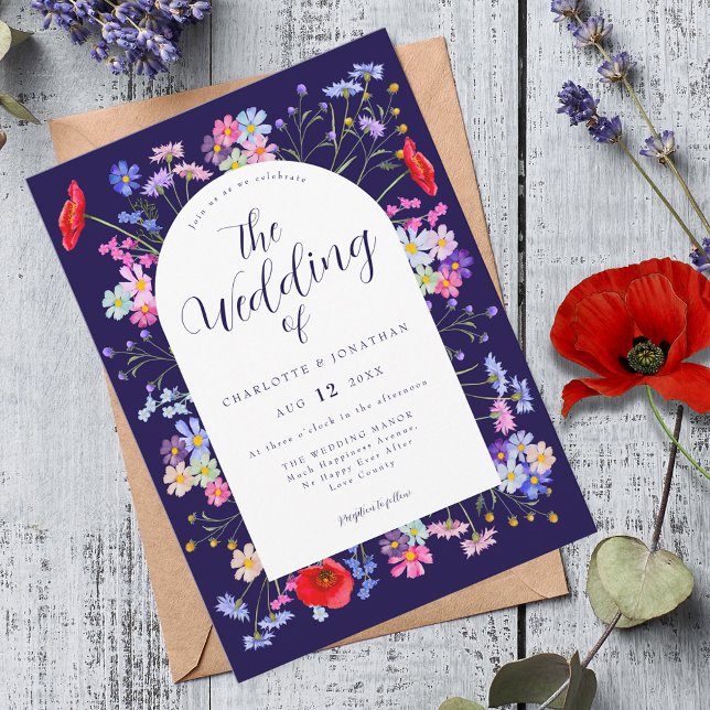 Boho Wildblume Navy Blue Wedding Einladung (Navy blue wildflower summer wedding invitation with elegant script )