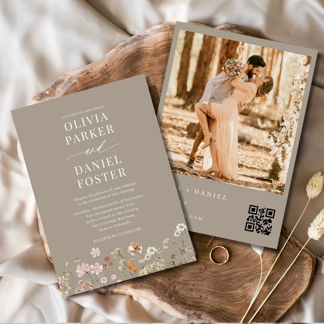 Boho Wildblume QR Code Foto Taupe Wedding Einladung (Von Creator hochgeladen)