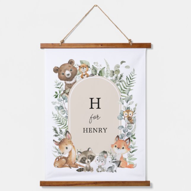 Boho Woodland Forest Animals Baby Monogram Wandteppich Mit Holzrahmen (Vorderseite)