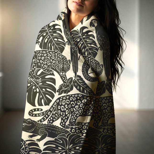 Bold Black and Cream Tropical Jungle Animals  Fleecedecke (Von Creator hochgeladen)
