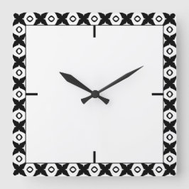 Bold Black and White Symmetrical Arabesque Pattern Quadratische Wanduhr