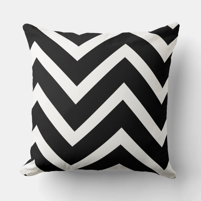 Bold Black White Chevron Geometric Pattern Kissen (Vorderseite)