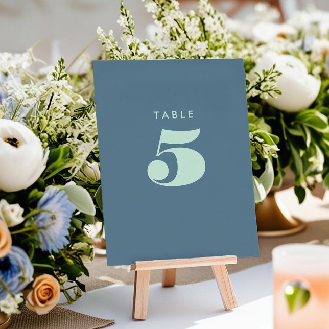 Bold Blue Typografy Tischnummer Card (Bold Blue Typography Wedding Table Number Card)