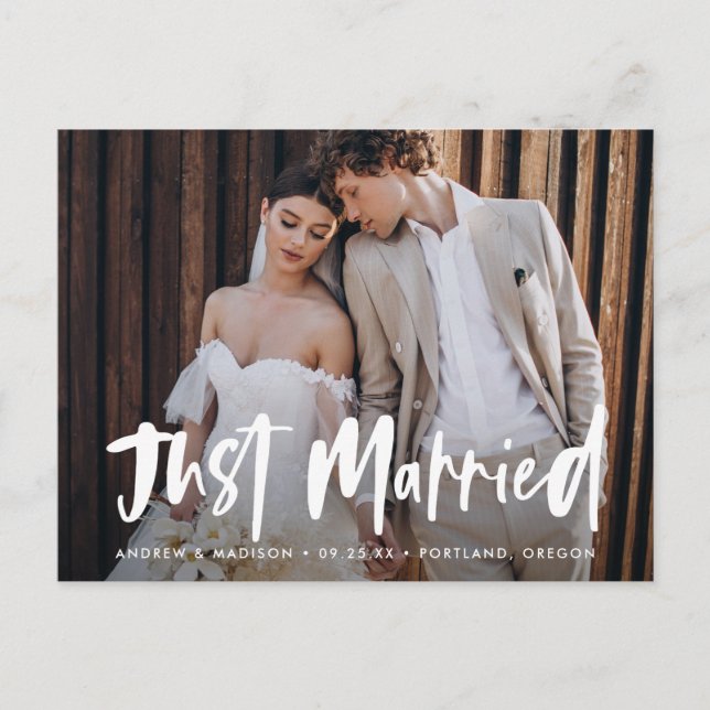 Bold Brush Script Foto Just Married Wedding Postkarte (Vorderseite)