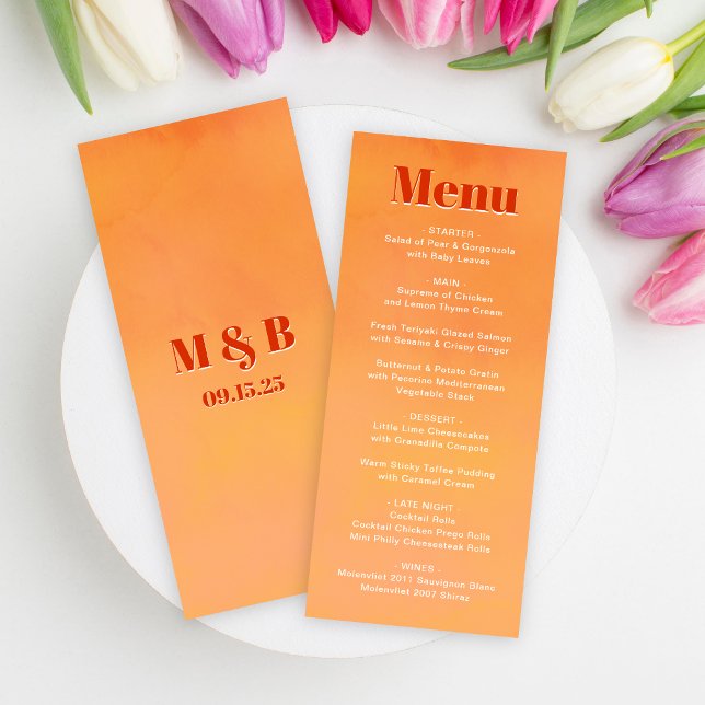Bold Fun Modern Orange Sunset Monogram Wedding Menükarte (Von Creator hochgeladen)