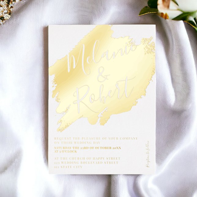 bold gold brushstroke white chic wedding initials folieneinladung (bold gold brushstroke white chic wedding initials foil invitation)