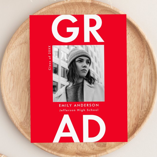 Bold Grad Red Foto Graduation Party Einladungspostkarte (Von Creator hochgeladen)