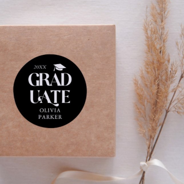 Bold Graduate Typografy Black Runder Aufkleber (Von Creator hochgeladen)