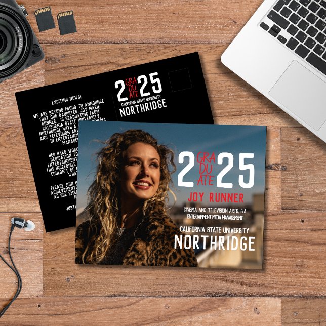 Bold Modern Class of 2025 Foto Abschluss Postkarte (Von Creator hochgeladen)