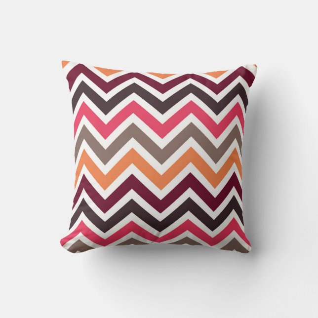 “Bold Multi-Color Chevron Pattern** Throw Pillow Kissen (Vorderseite)