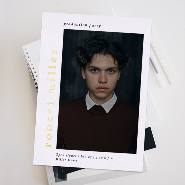 Bold Name Modern Luxe Foto Abschluss Folieneinladung (Von Creator hochgeladen)