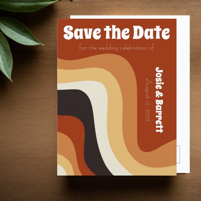 Bold Retro Groovy 70er Wavy Save the Date Abstrakt Postkarte (Von Creator hochgeladen)