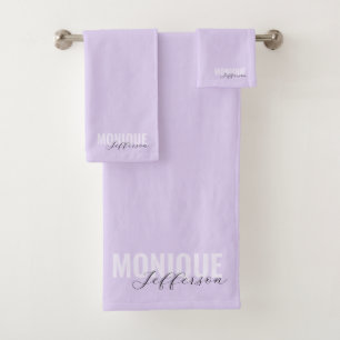 Bold Typografy & Script Lilac Lavender Monogram Badhandtuch Set