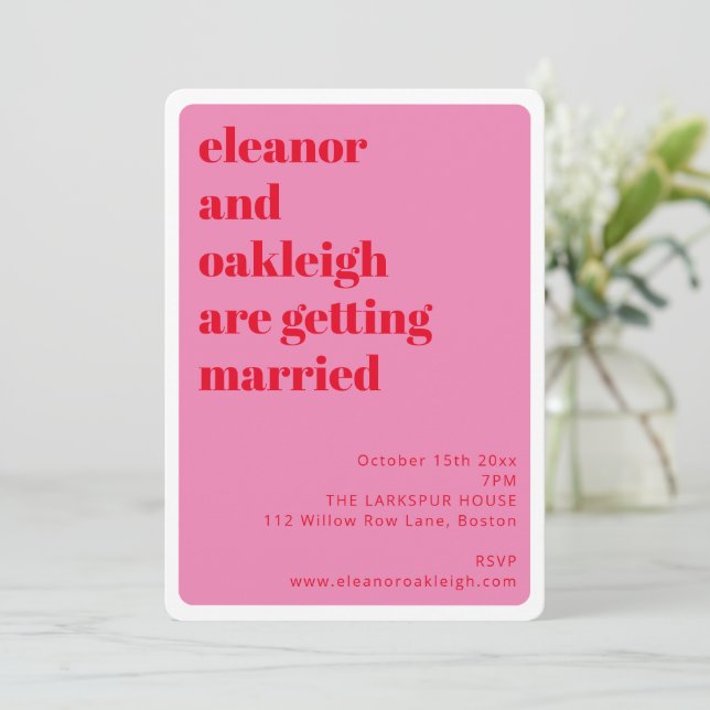 Bold Typography Bright Pink Red Stylish Wedding Einladung (Stehend Vorderseite)
