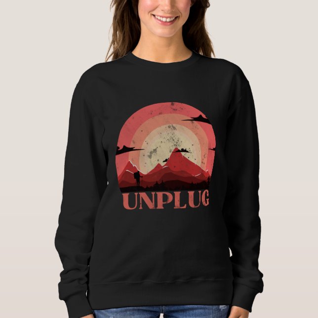 Bold Vintage Hiking Apparel Unplug Distressed Sweatshirt (Vorderseite)