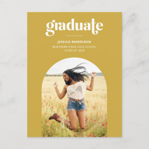 Bold Yellow Graduate Trendy Typografy Abschluss Postkarte