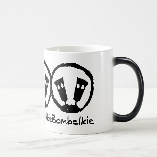 Bombelkie schwarz/Weiß 11-Unze-verwandelnde Tasse (Rechts)