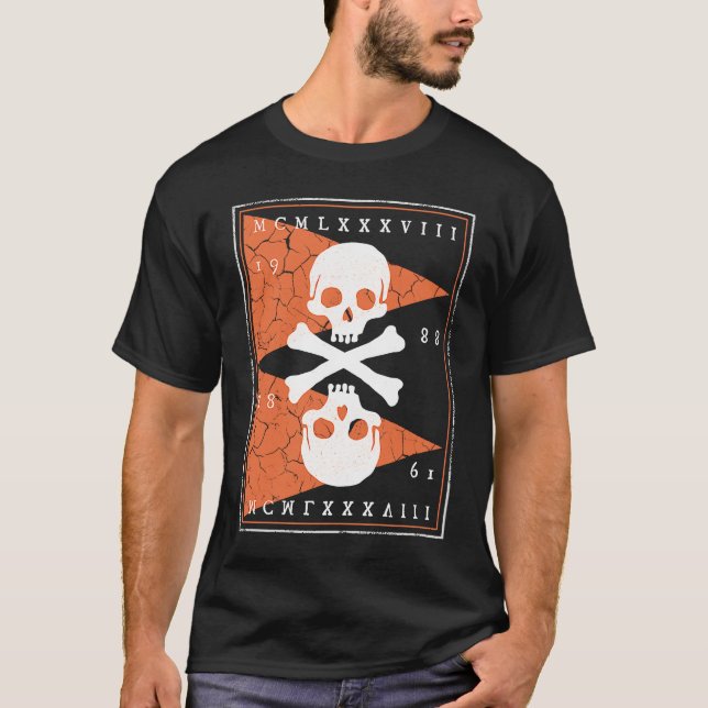 Bones and Skulls Pirate  2 T-Shirt (Vorderseite)