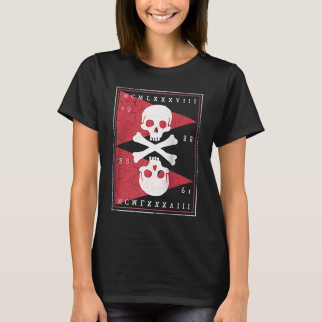 Bones and Skulls Pirate Raglan Baseball T-Shirt (Vorderseite)