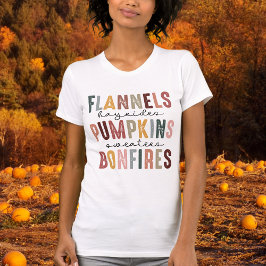 Bonfire Babe & Pumpkin Patch trägt Slim Fit T-Shirt