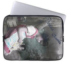 Bonne Année Vintag Girl with Dolll Laptopschutzhülle