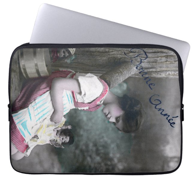 Bonne Année Vintag Girl with Dolll Laptopschutzhülle (Vorderseite)