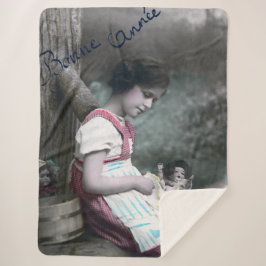 Bonne Année Vintag Girl with Dolll Sherpadecke