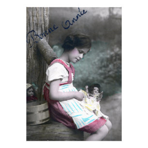 Bonne Année Vintage Mädchen mit Puppe Fotodruck