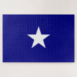 Bonnie Blue Flag Puzzle<br><div class="desc">Dieses Design zeigt die Bonnie Blue Fahne, die zu verschiedenen Zeiten mit der Republik Texas, der kurzen gelebten Republik Westflorida und den südlichen Staaten Amerikas zu Beginn des Zivilen Krieges in Amerika im Jahr 1861 assoziiert war. Sie dient heute oft als repräsentatives Banner der südöstlichen Staaten im Allgemeinen. Es besteht...</div>
