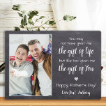 BONUS VATER Gedicht Personalisiert Foto Vatertag Fotoplatte<br><div class="desc">Überraschen Sie Ihren Bonus Papa oder Step Papa diesen Tag mit einer personalisierten Foto-Plakette. "Du hast mir vielleicht nicht den Geist des Lebens gegeben, aber das Leben gab mir die Gabe von dir." Personalisieren Sie diese Bonus Papa-Plakette mit Lieblings-Foto, Nachricht und Namen. Besuchen Sie unsere Kollektion für die Tagesgeschenke und...</div>