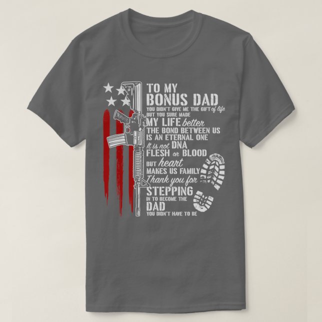 Bonus Vater Step Vater Proud Daddy Gun  T-Shirt (Design vorne)